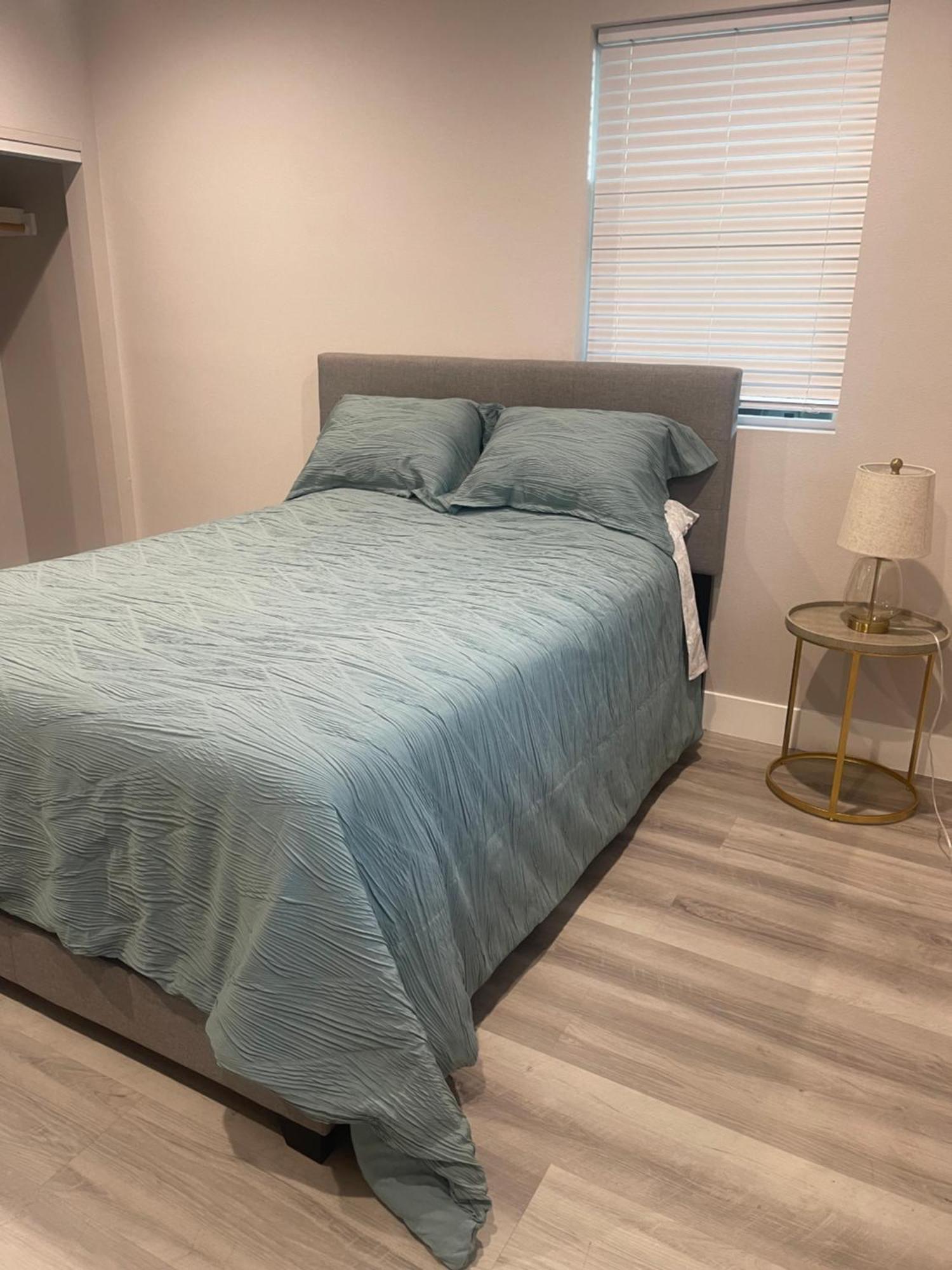 Hostal Private In New With Full Bath *